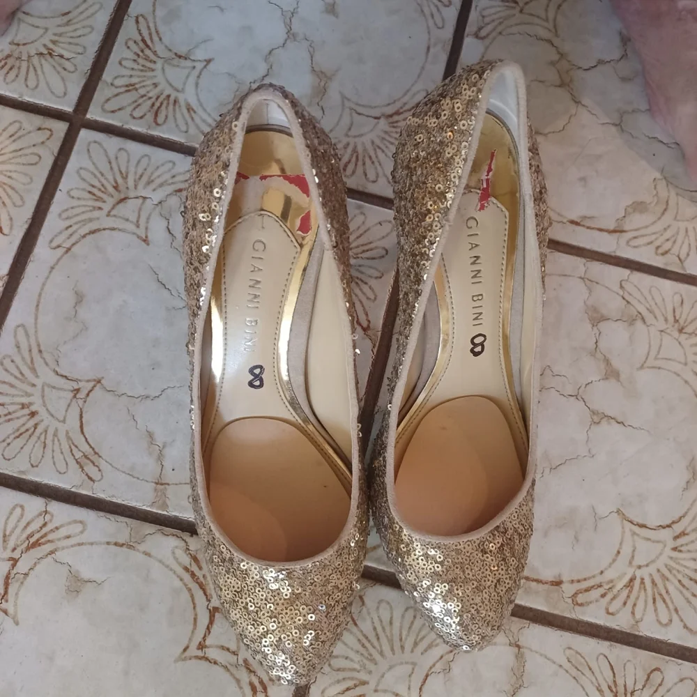 Shoes - Picture 2 of 2